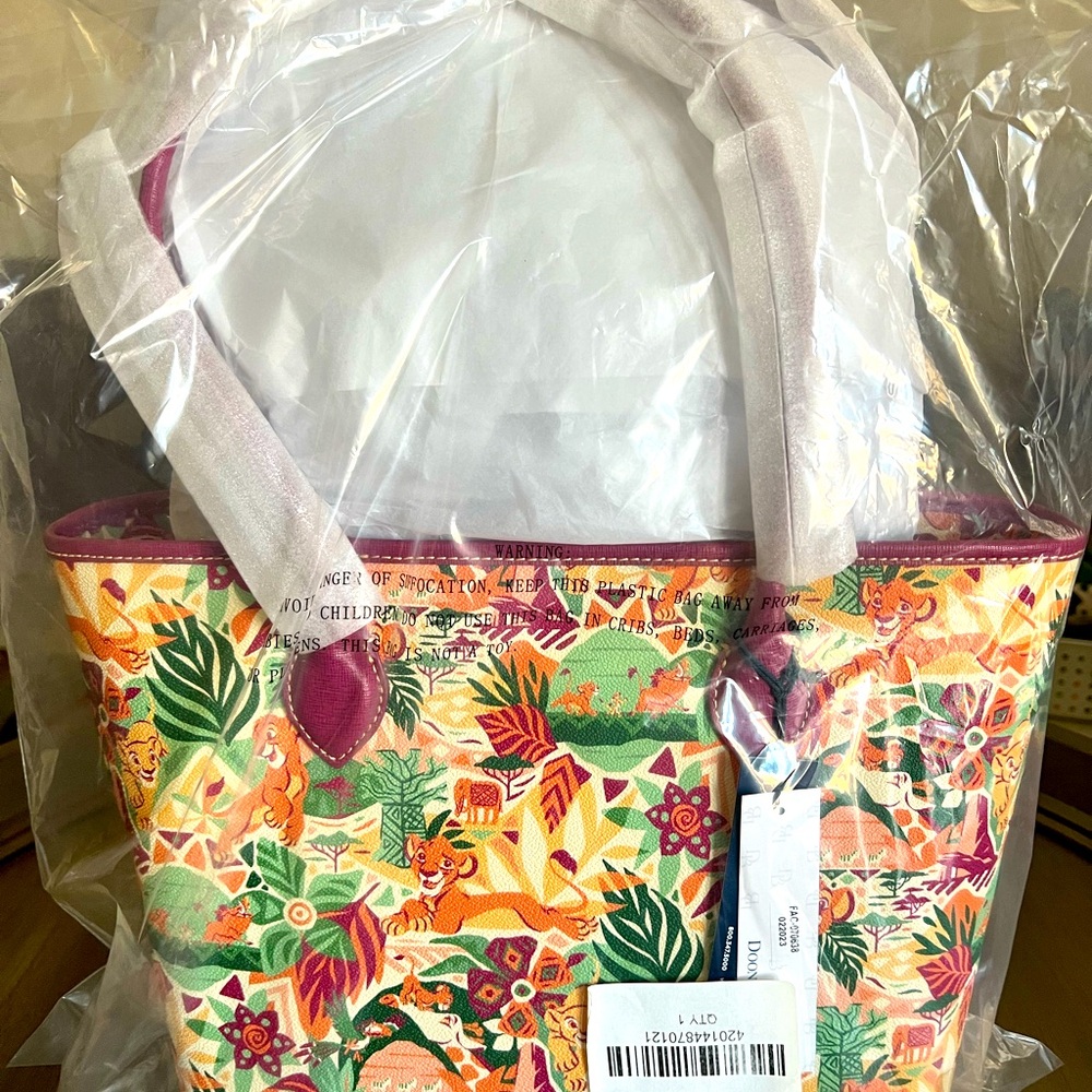 AUTHENTIC NWT The Lion King Dooney & Bourke Tote. Brand New!!!